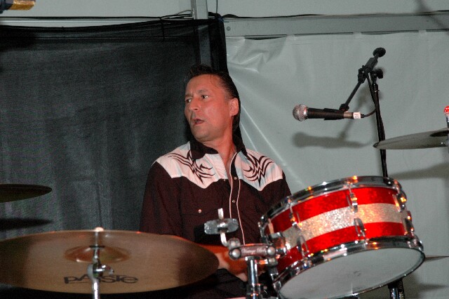 min 2008 05 04 retro rhythm 404